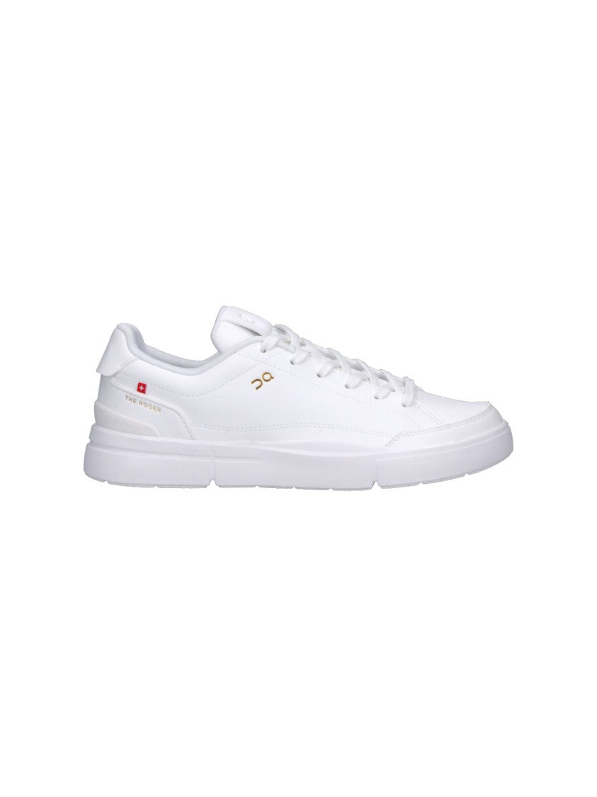 On "The Roger Centre Court" Sneakers – White Fabric