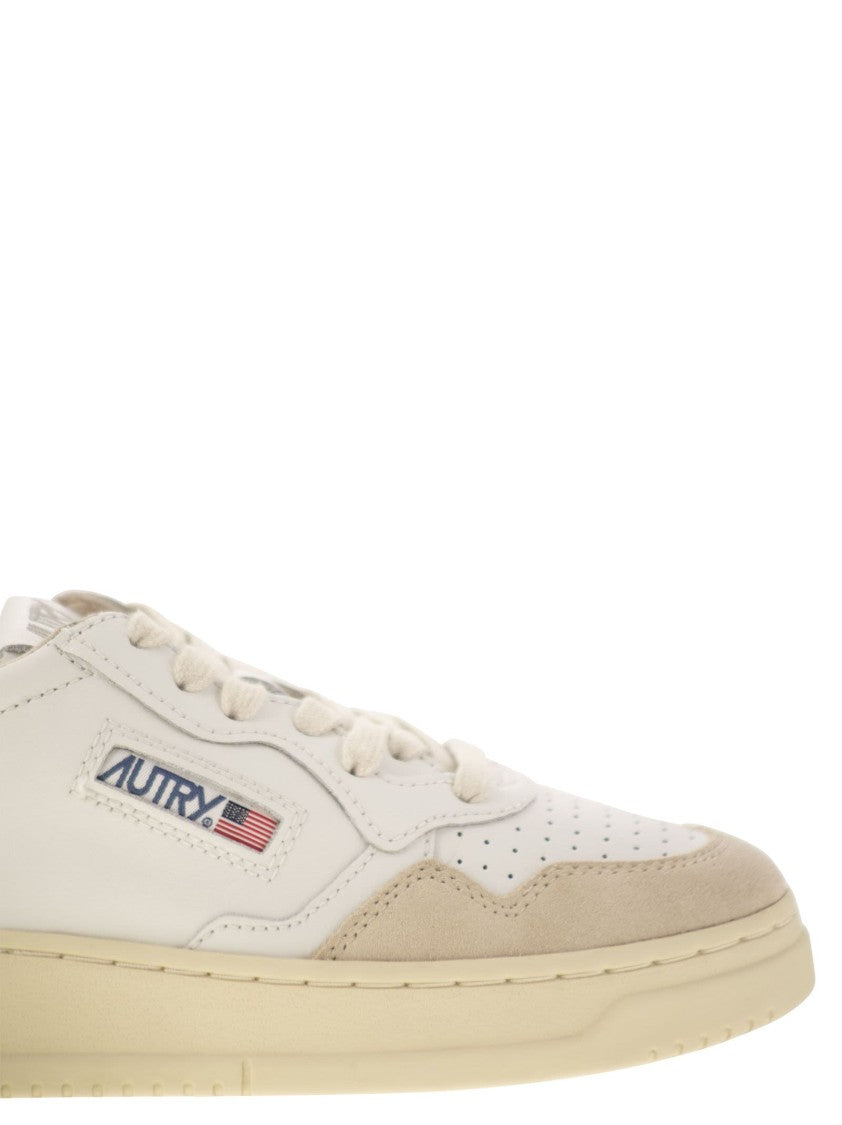 Autry Medalist Low - Leather And Suede Sneakers