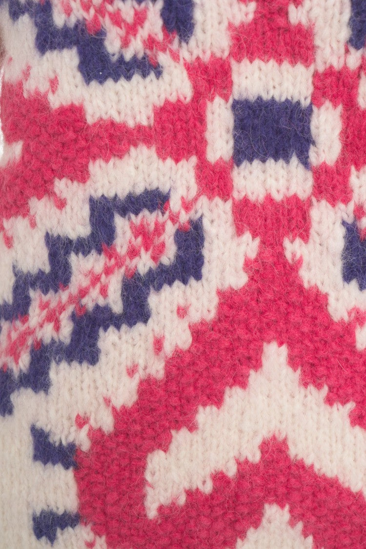 Frantic Intarsia Patterned Sweater With Bold Heart Design