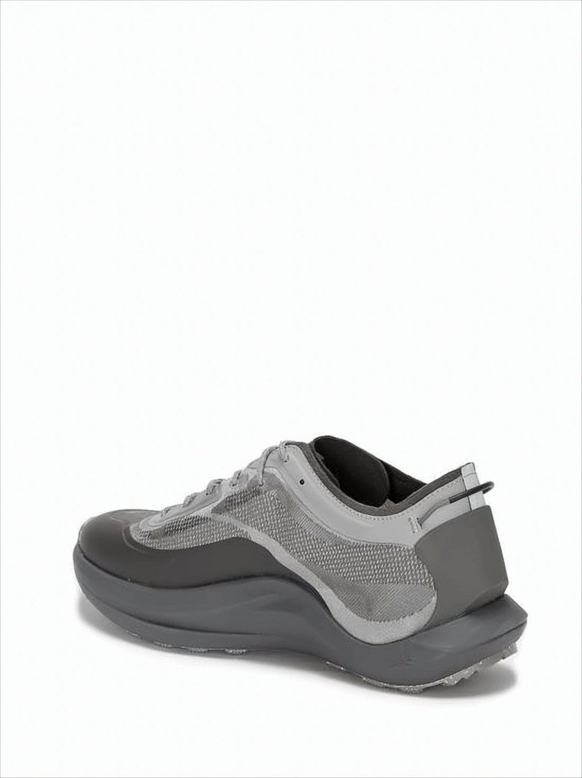 Roa Streamlined Grey Sneakers With Cushioned Sole