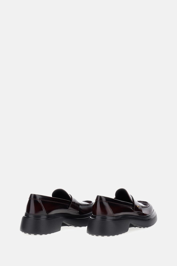 Tod's Burgundy Leather Moccasin With Logo Detail