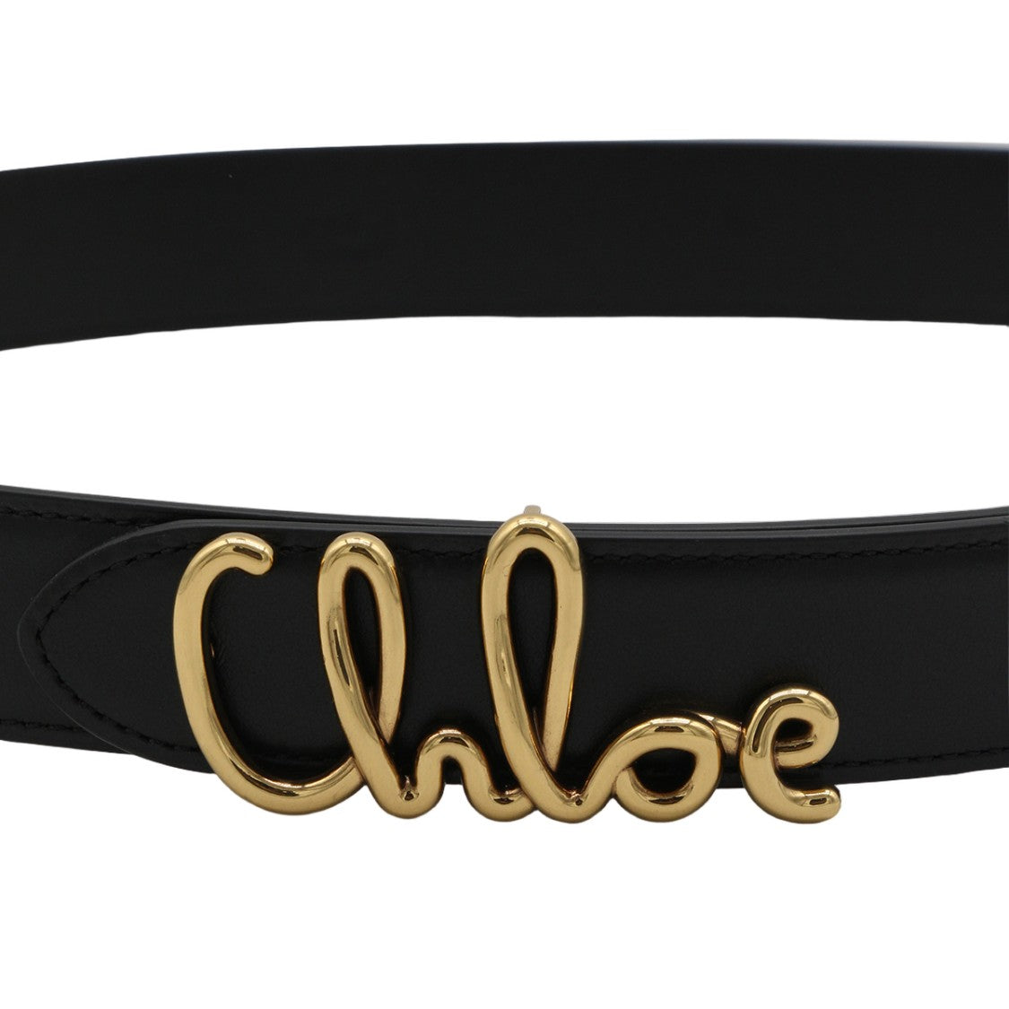 Chloé Sleek Leather Belt With Cursive Gold-Tone Buckle