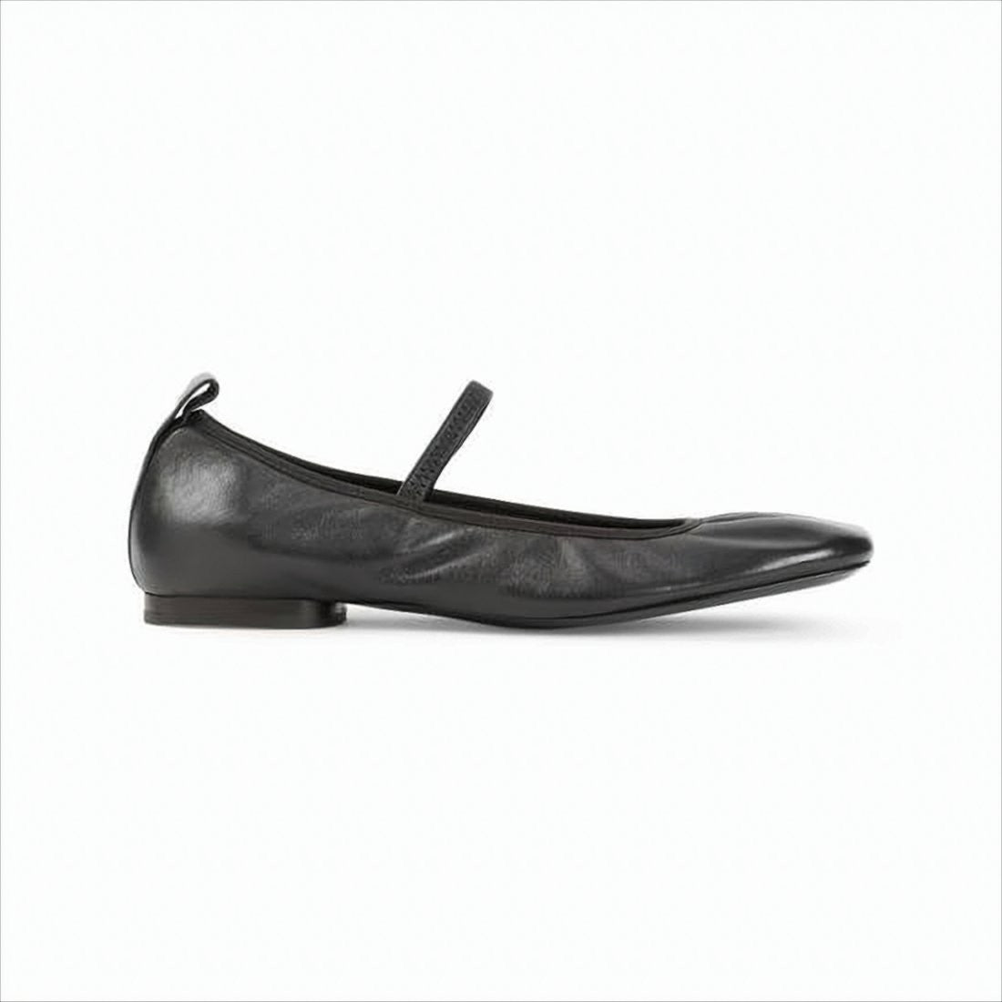 Lemaire Smooth Leather Flats With Minimalist Design