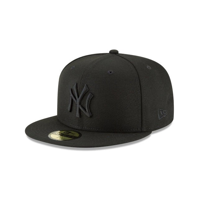 New Era New York Yankees Blackout Basic 59Fifty Fitted Hat