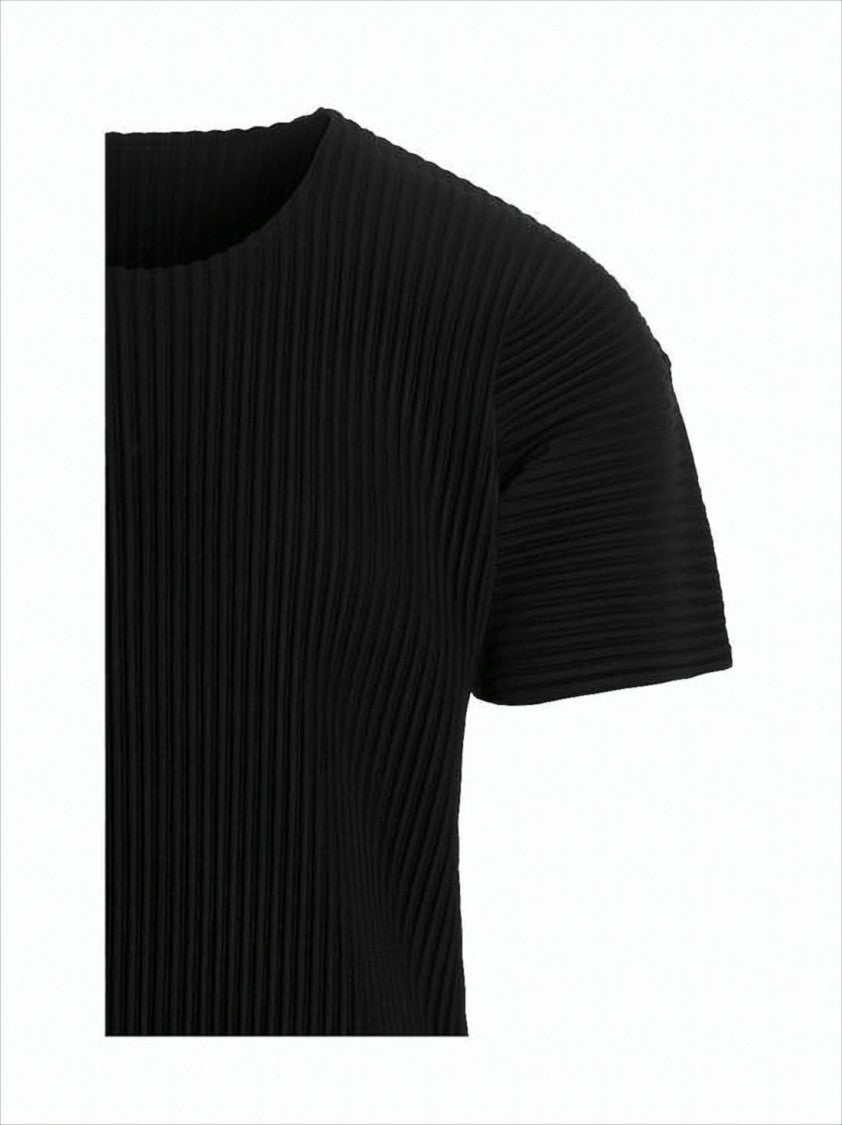 Homme Plissé Issey Miyake Pleated Black Short-Sleeved Top With Relaxed Fit