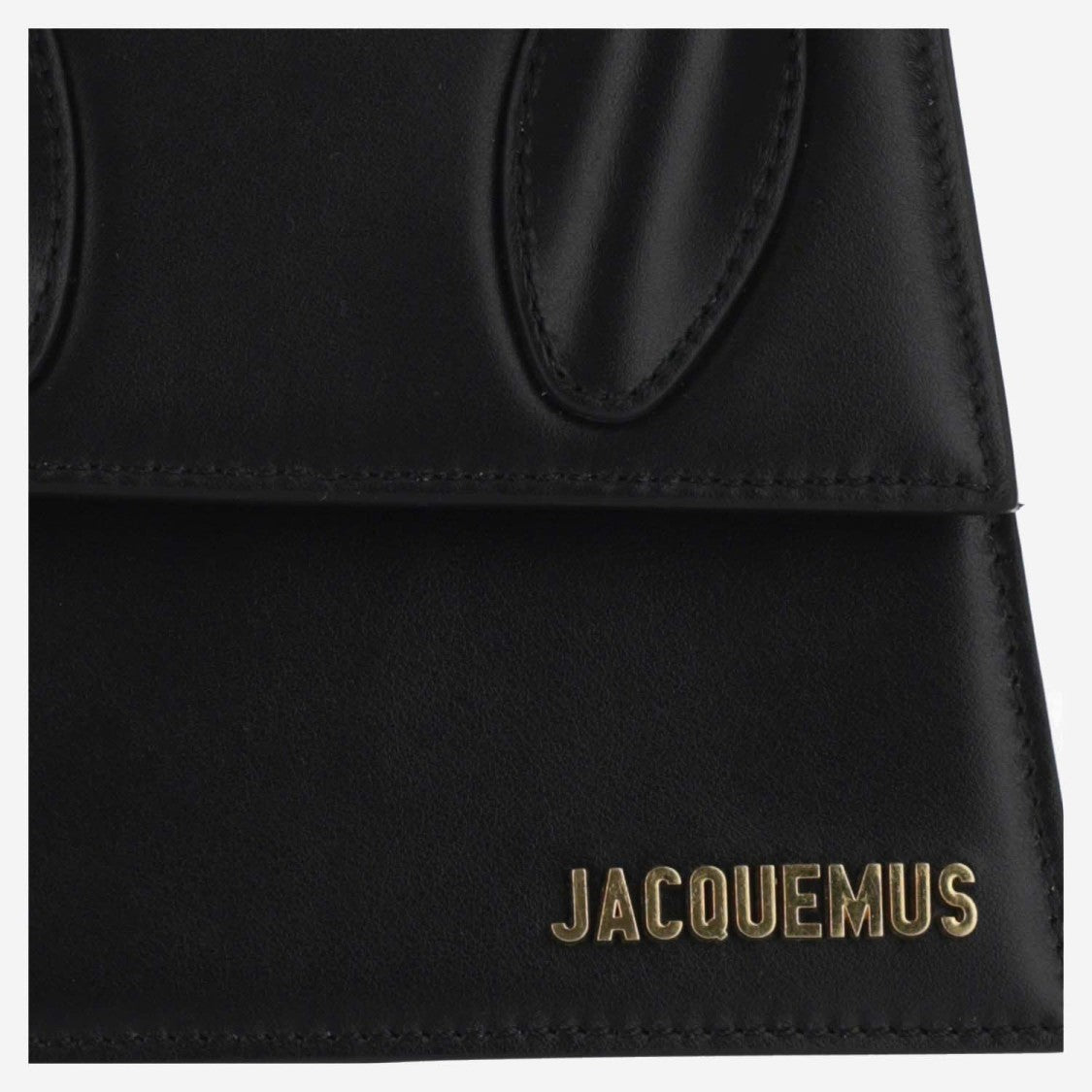 Jacquemus Le Chiquito Moyen Bag