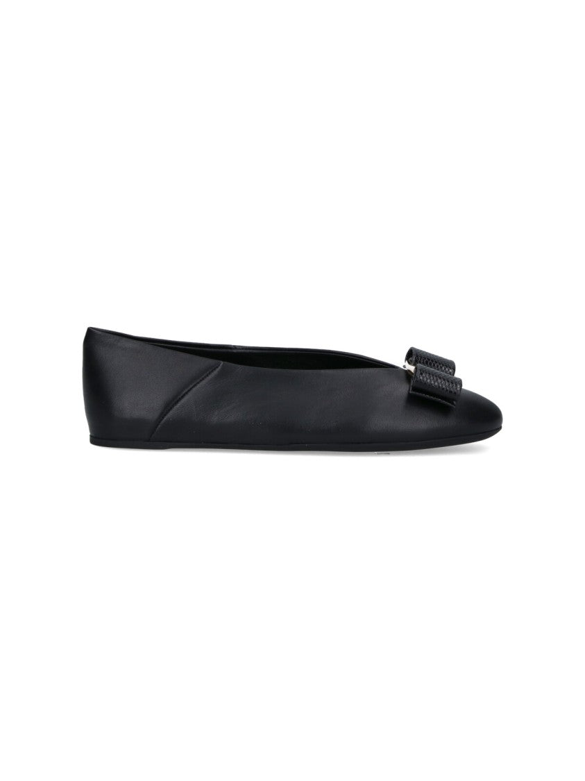 Ferragamo "Vanna" Ballet Flats – Black