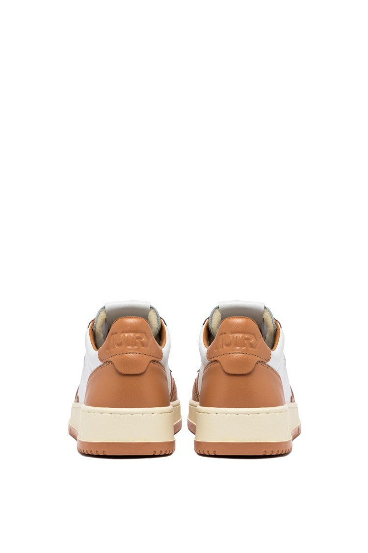 Autry Women’S Medalist Bicolor Leather Sneakers White/Hazelnut