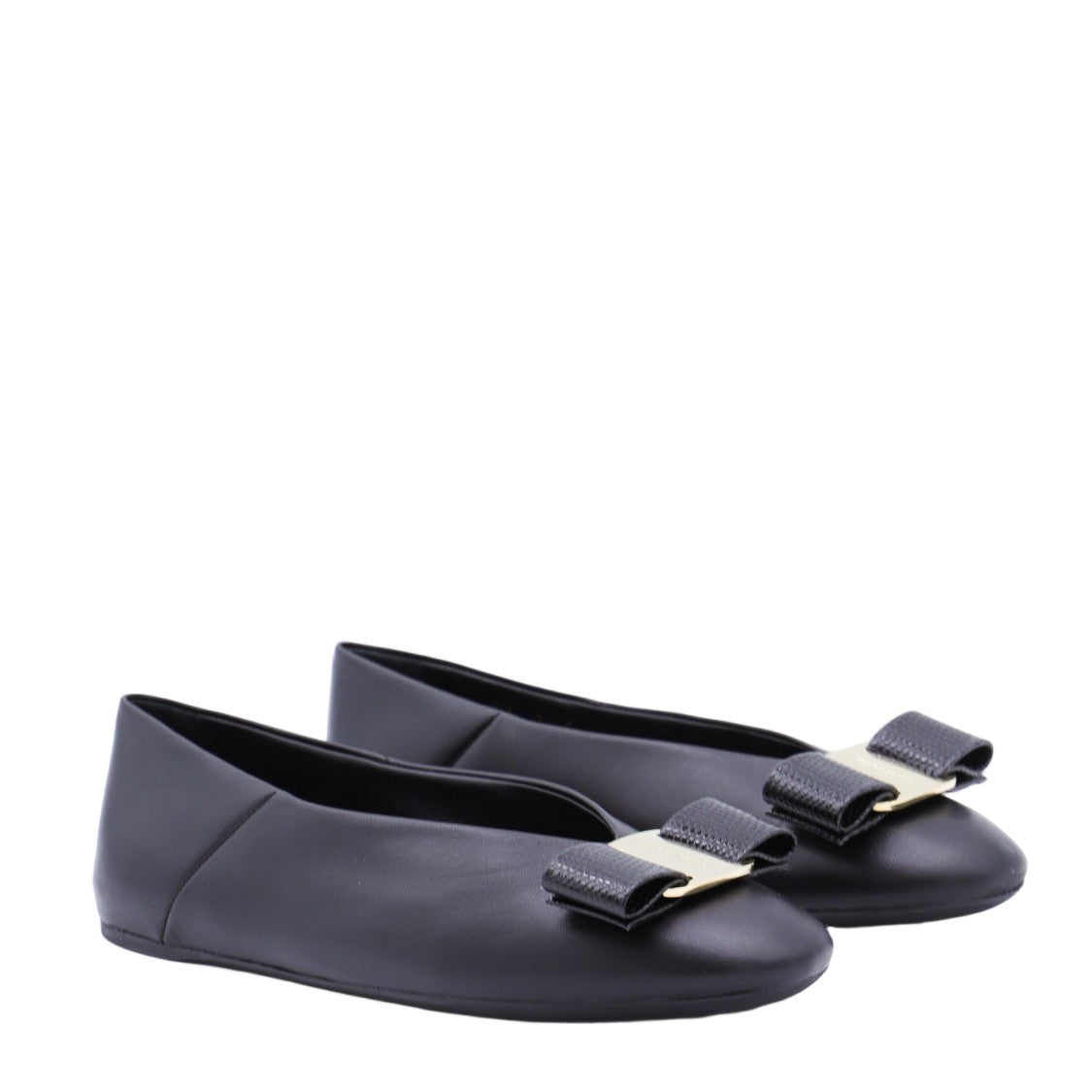 Ferragamo Elegant Black Leather Flats With Textured Bow