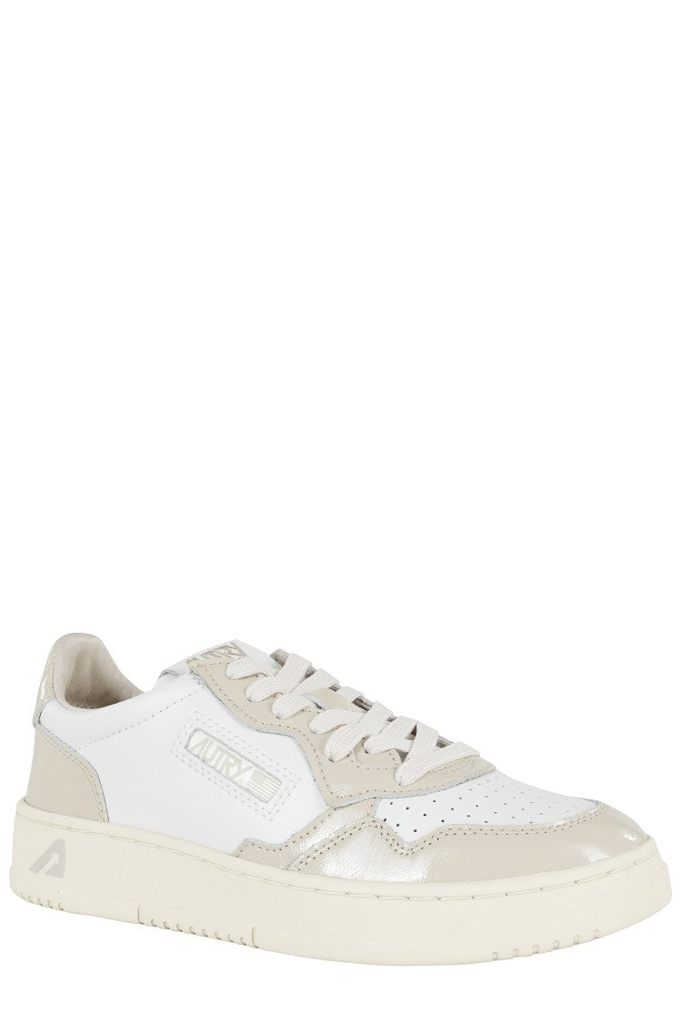 Autry White/Beige Medalist Low Women Sneakers
