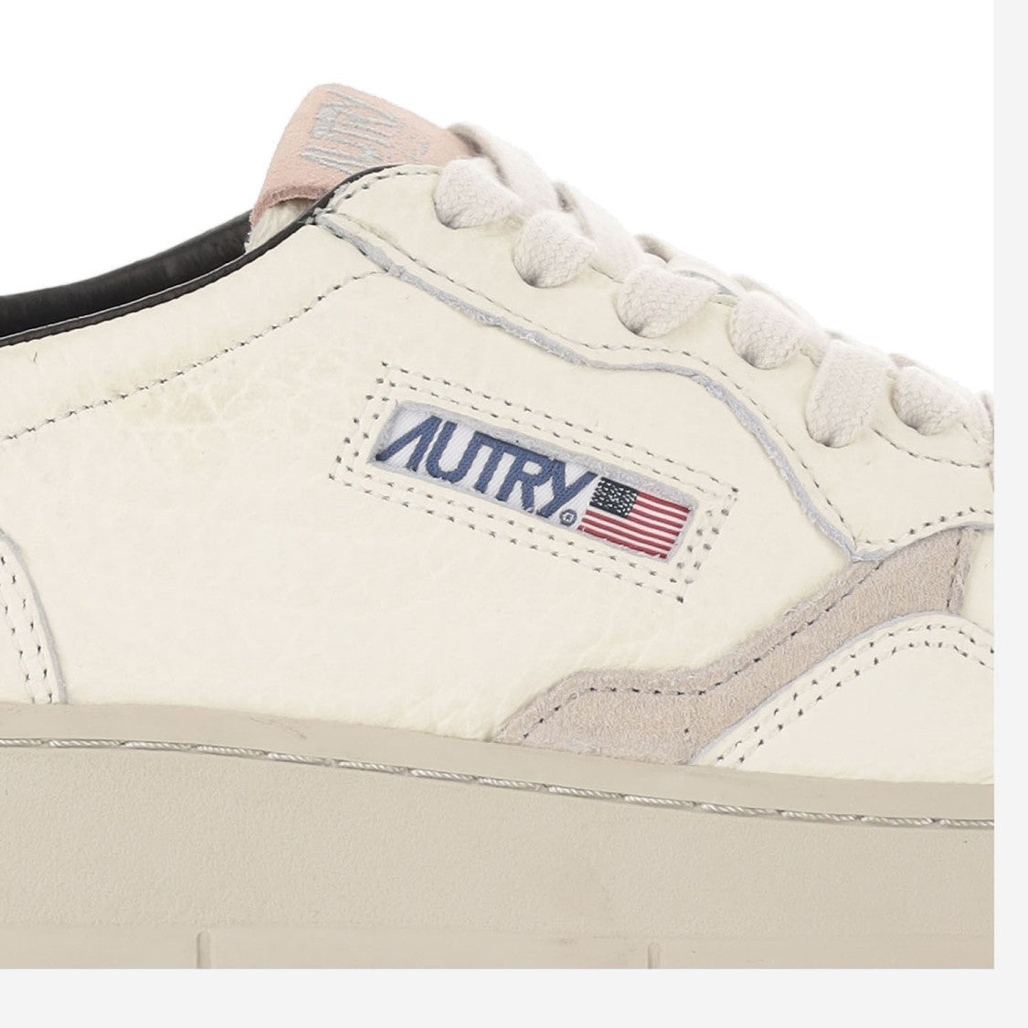 Autry Medalist Low Leather Sneakers