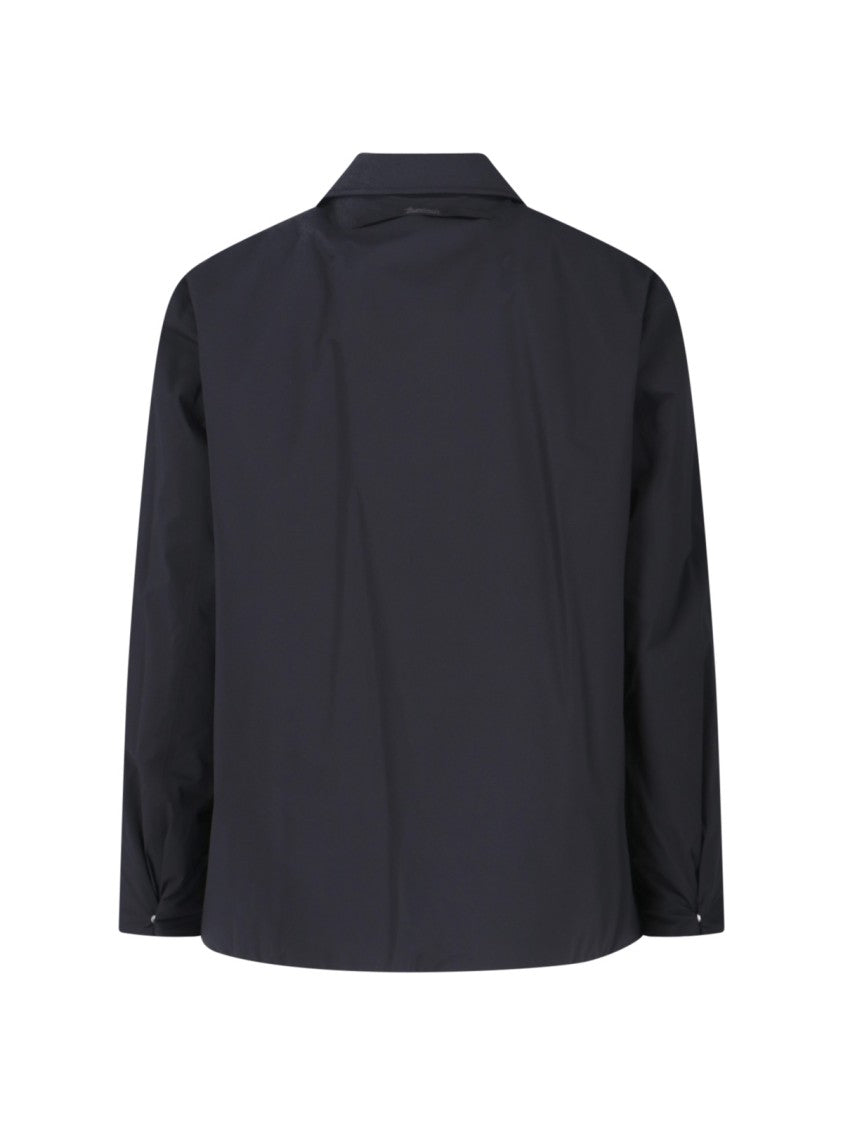 Laminar Minimalist Black Jacket With Tailored Fit And Zipper Closure