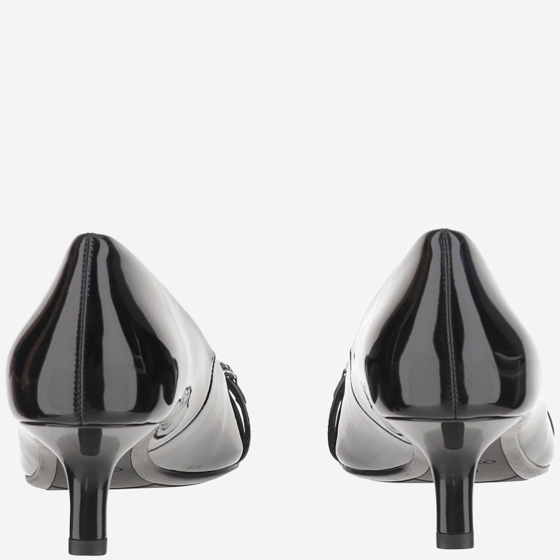 Pinko Glossy Leather Pump With Pointed Toe And Logo Chain Detail