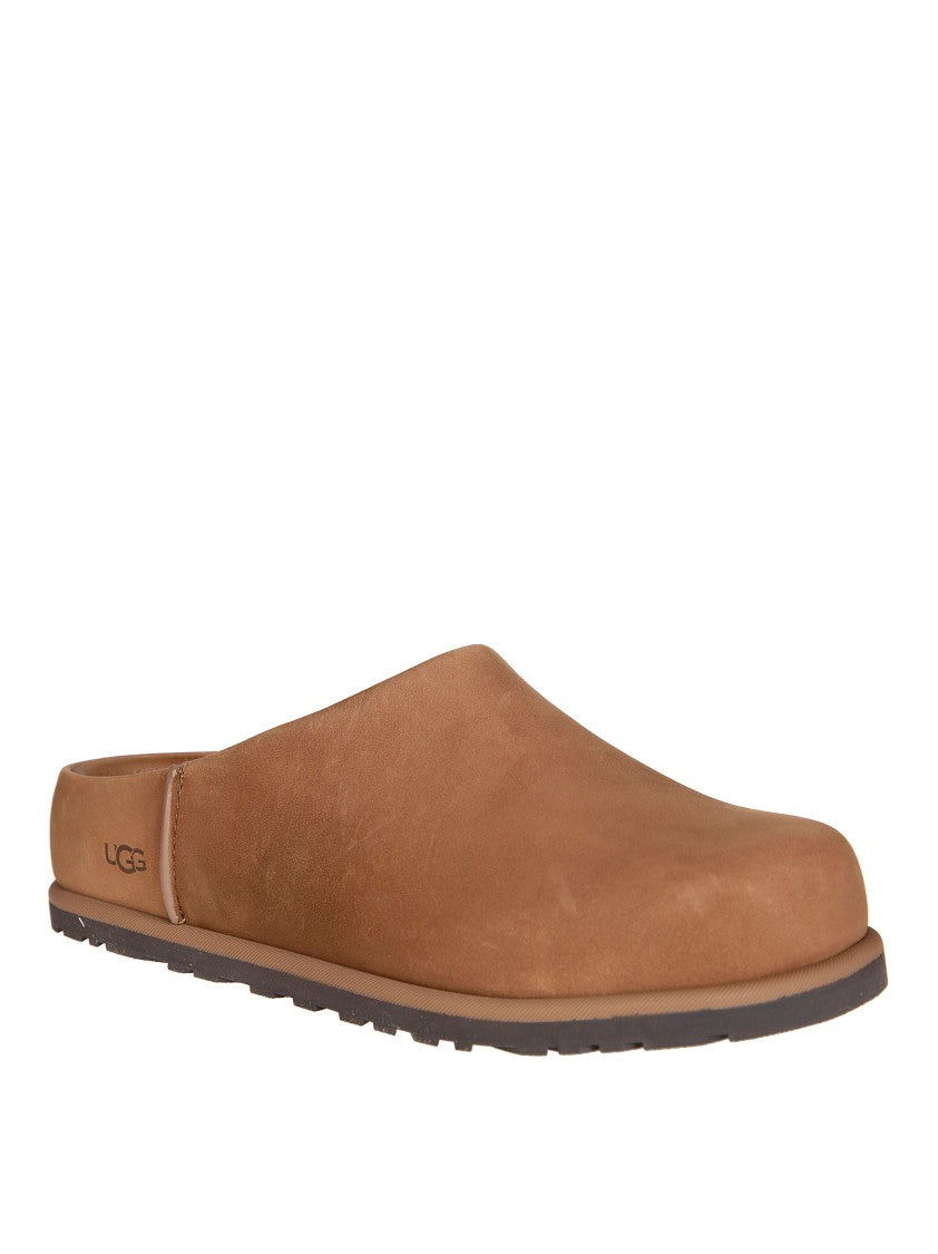Ugg Matte Finish Smooth Rounded Toe Clogs