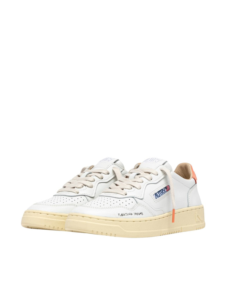 Autry Medalist Low Women’S White/Peach Sneakers