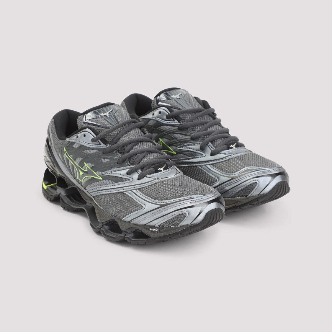 Mizuno Athletic Sneakers With Breathable Mesh And Leather Accents