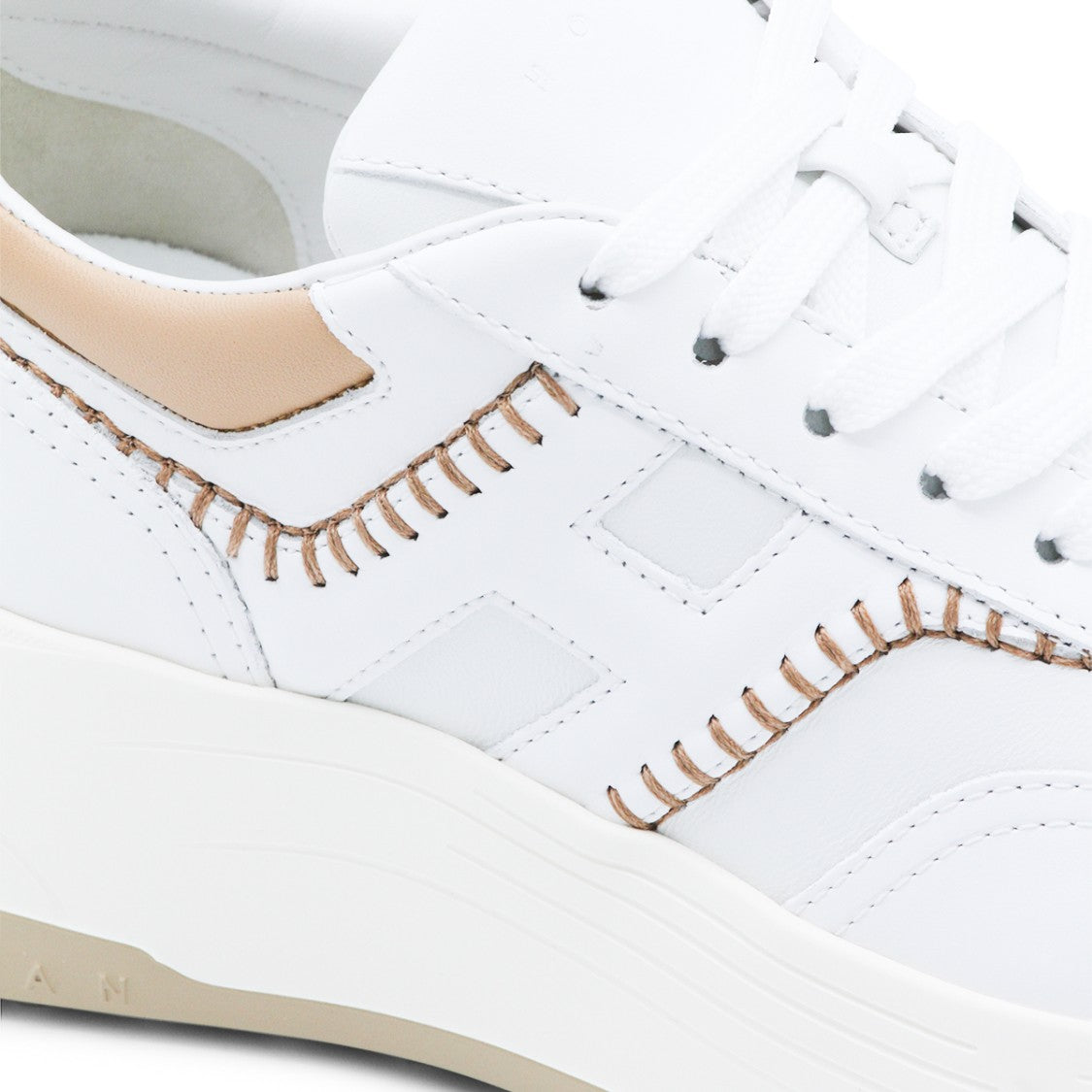 Hogan Low-Top White Sneakers With Streamlined Design