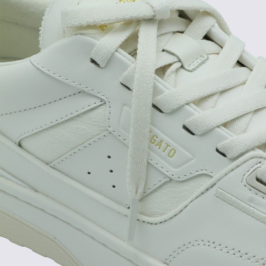 Axel Arigato Minimalist White Sneakers With Smooth Leather Panels
