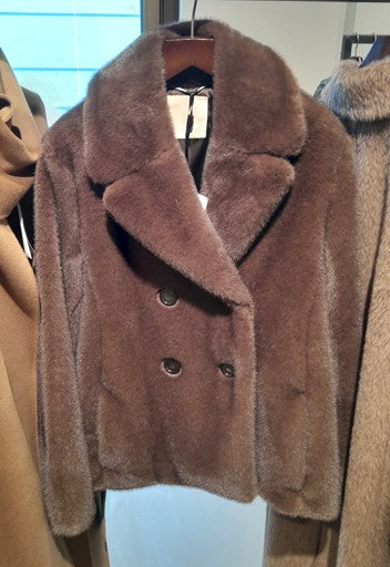 Max Mara Double-Breasted Brown Plush Coat With Wide Lapel