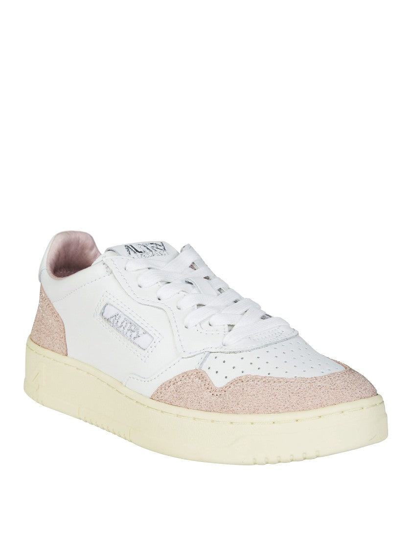 Autry White Medalist Low Pk06 Sneakers