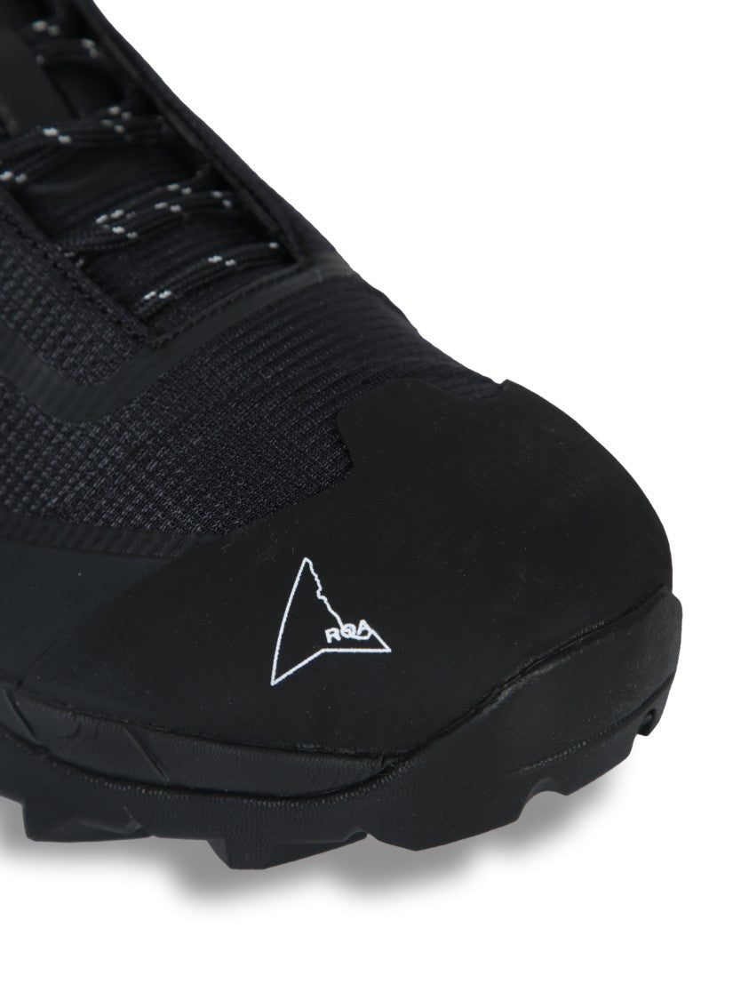 Roa Streamlined Black Sneakers With Breathable Mesh Upper