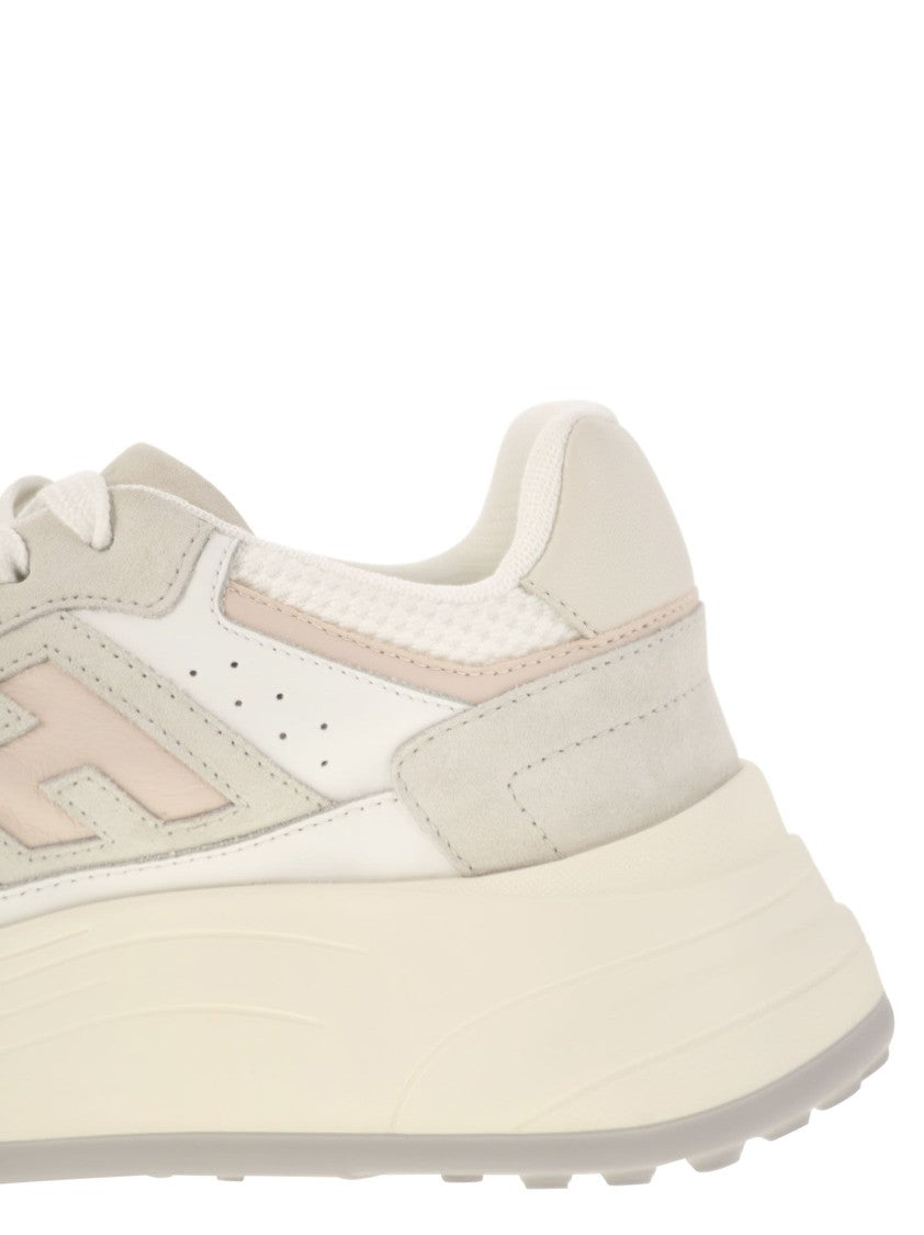 Hogan Hi-Fi Trainers With Side H