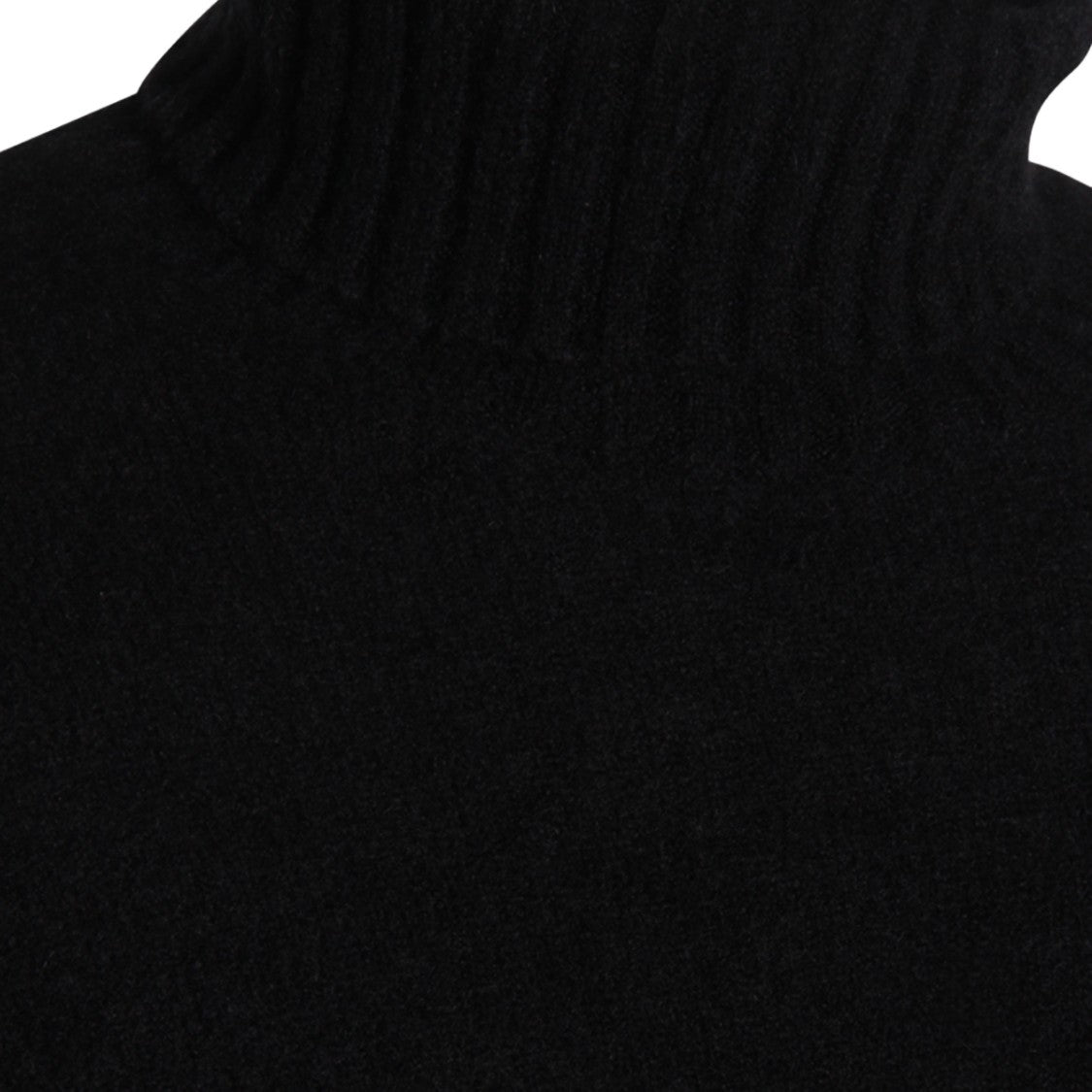 Piacenza Cashmere Turtleneck Sweater With Fitted Silhouette