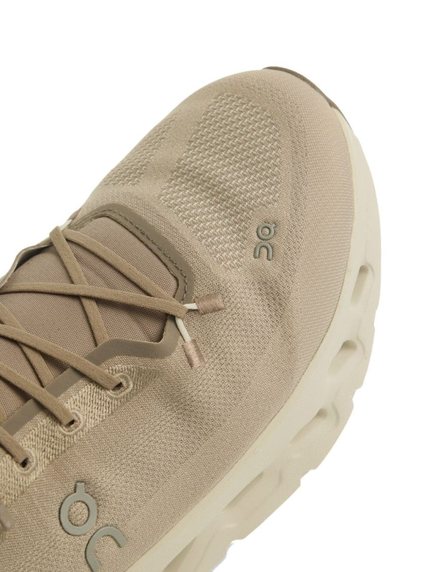 On Running Streamlined Grey Sneakers With Contrasting Sole