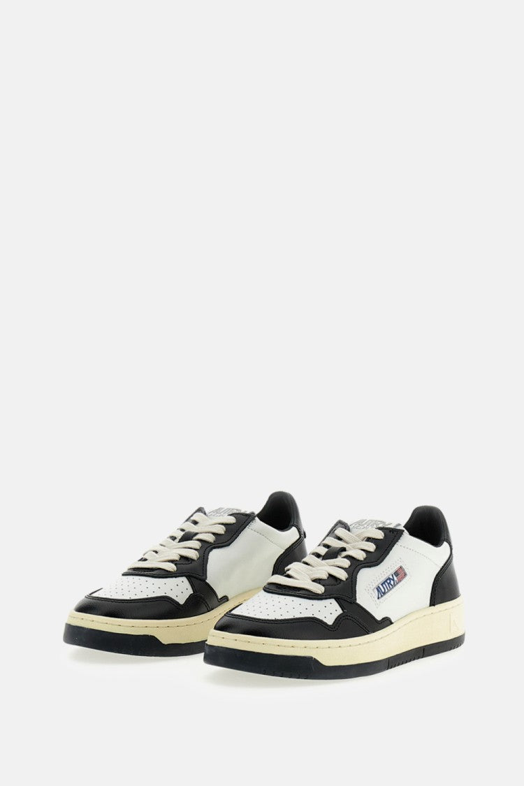 Autry White Blue Medalist Low Leather Sneakers