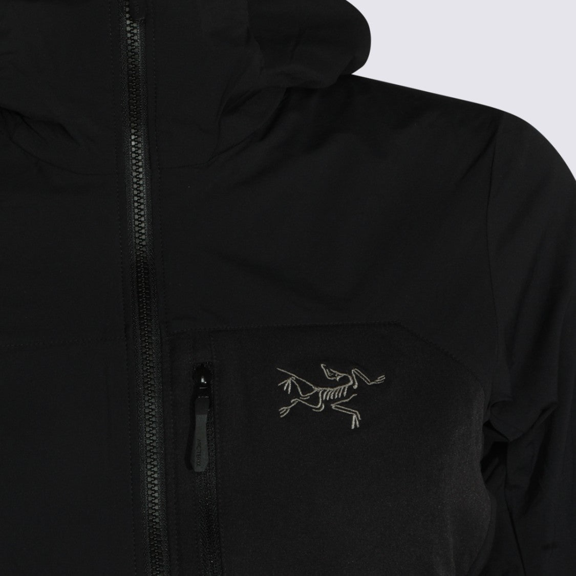 Arc'teryx Fitted Black Jacket With Hood And Zippered Pocket