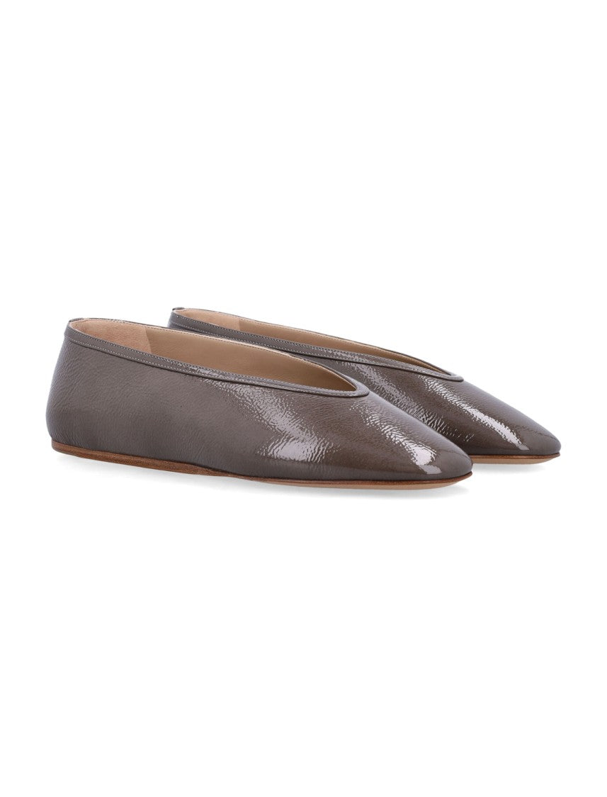 Le Monde Béryl Luna Taupe Patent Leather Slippers
