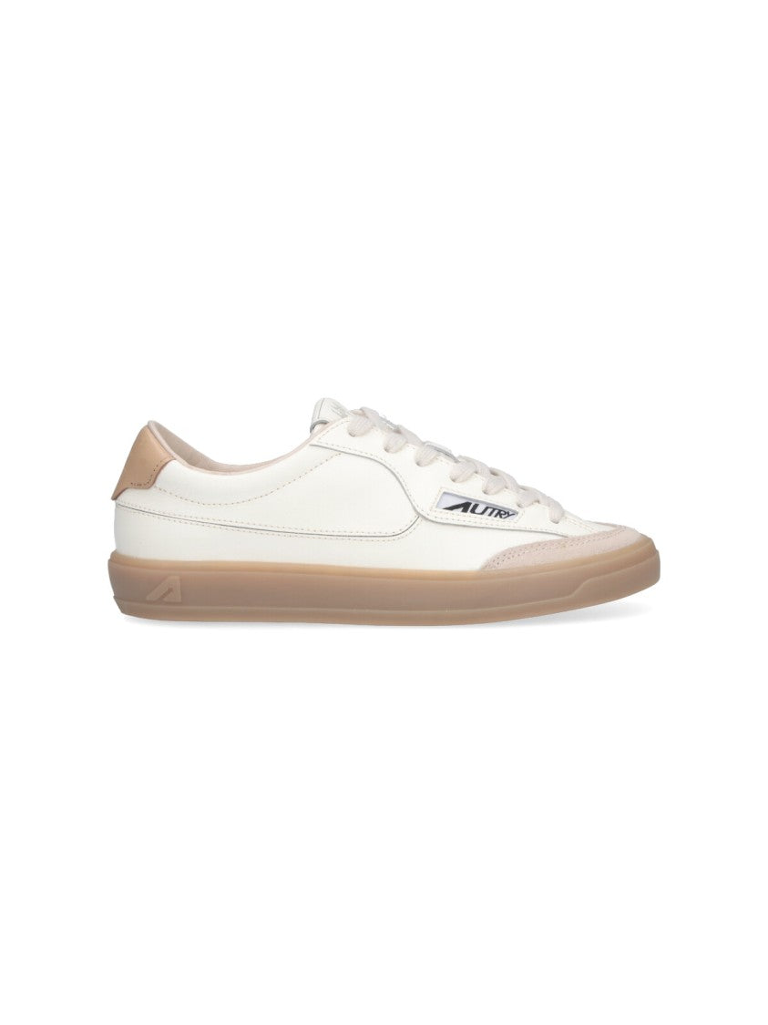 Autry Low-Top Sneakers With Rounded Toe And Contrasting Heel Tab