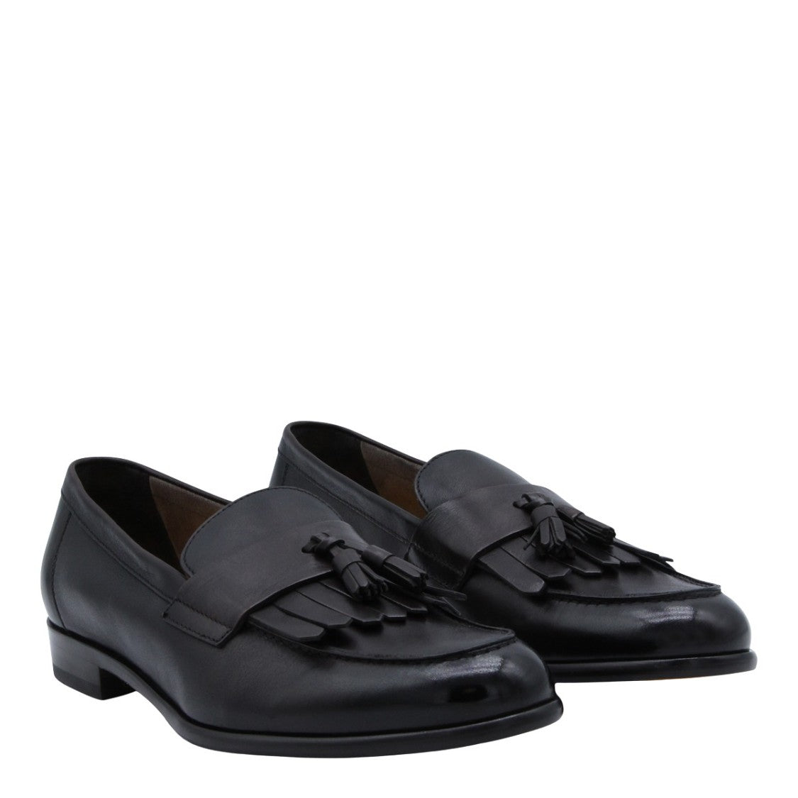 Doucal's Polished Black Loafers With Rounded Toe