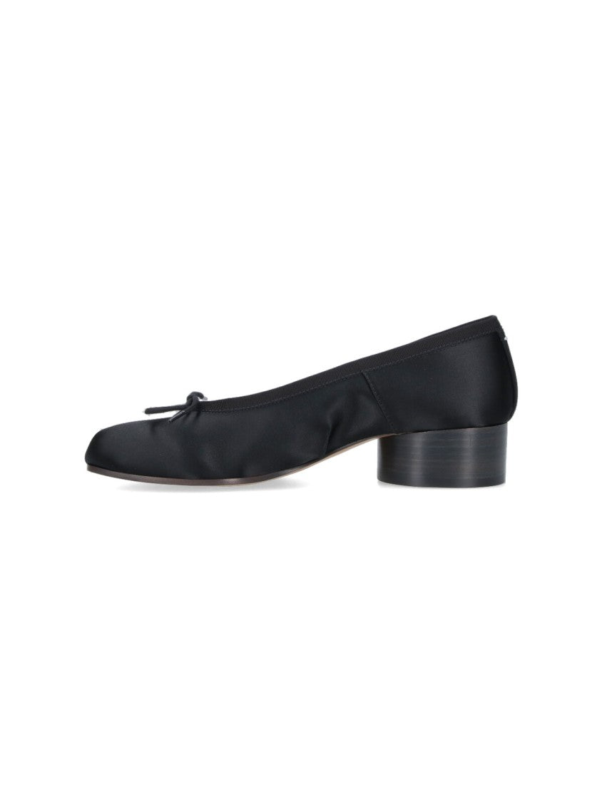 Maison Margiela “Tabi” Lace-Up Flats – Black