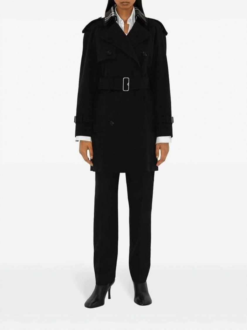Burberry Classic Trench Coat With Distinctive Plaid Lining