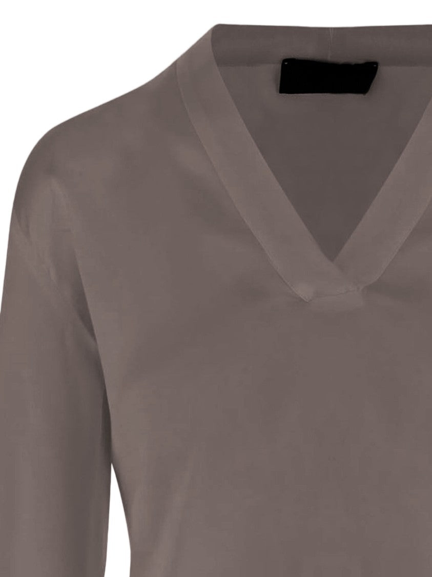 F.It Stretch Silk V-Neck Shirt With Flowing Silhouette And Buttoned Cuffs