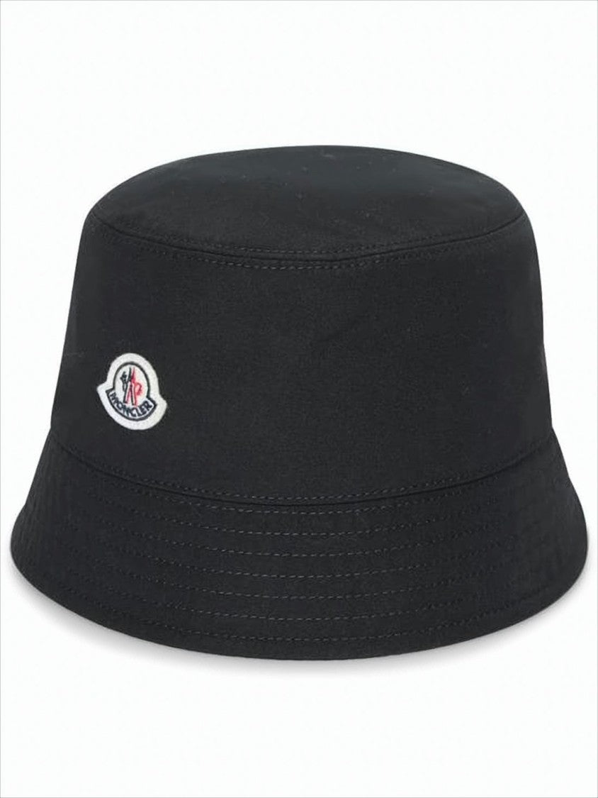 Moncler Structured Black Bucket Hat With Subtle Logo Detail