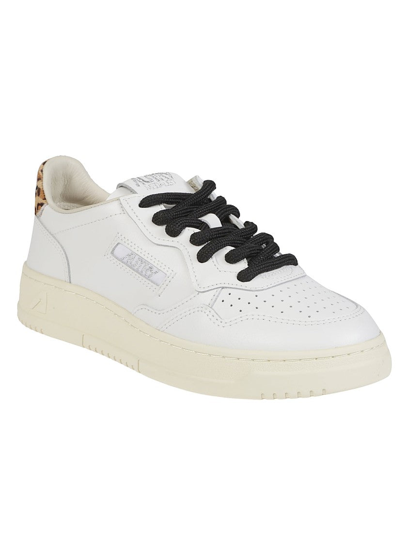 Autry Medalist Low Perforated Cow Leather Sneakers