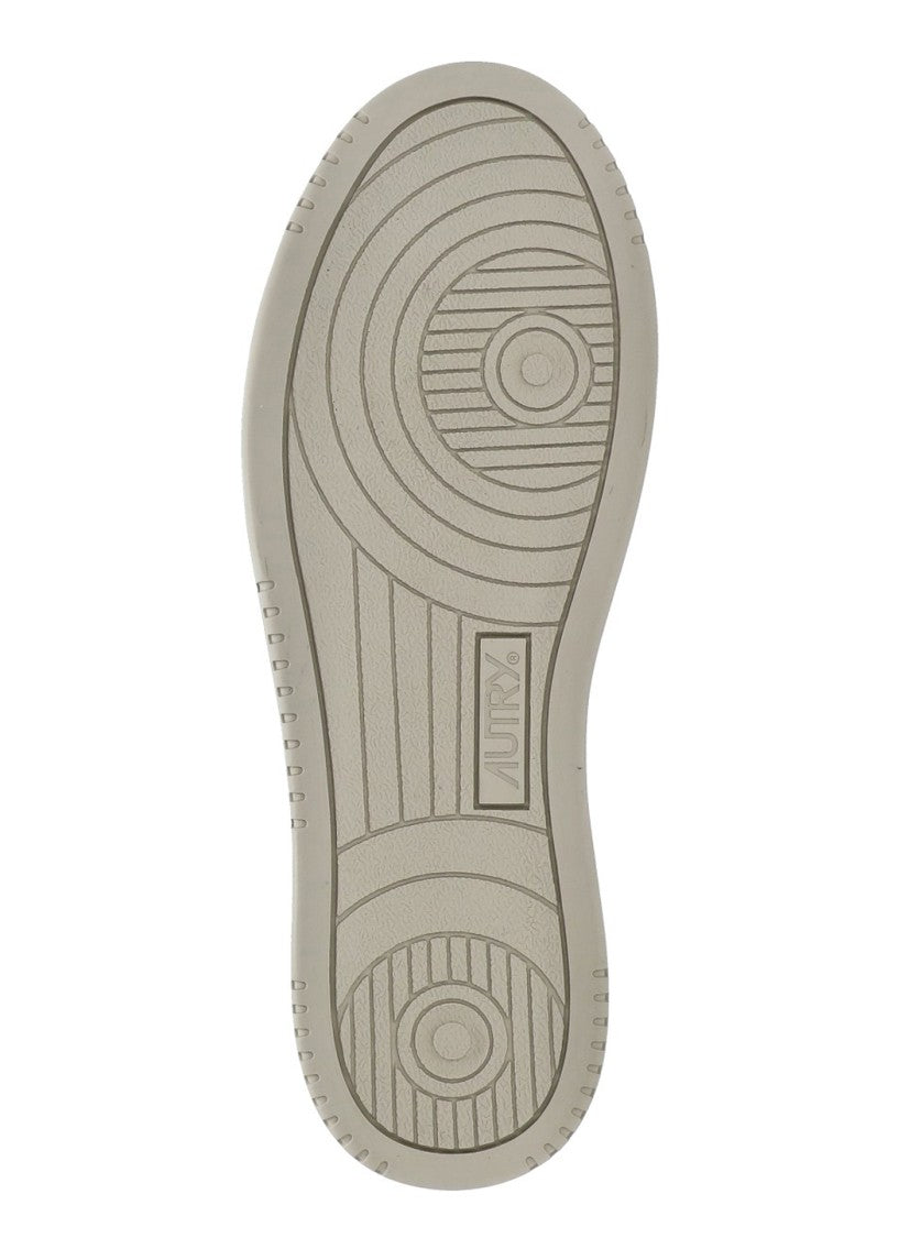 Autry Ivory Medalist Low Leather Sneakers