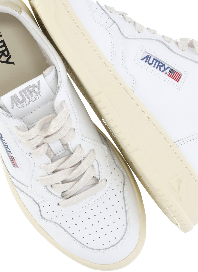 Autry Medalist Low Sneakers