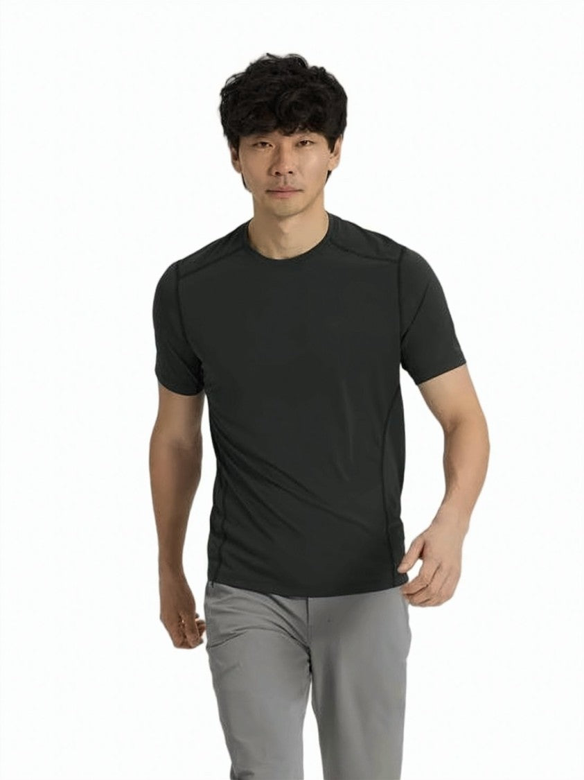 Arc'teryx Black Minimalist Seam Detail Polyester T-Shirt