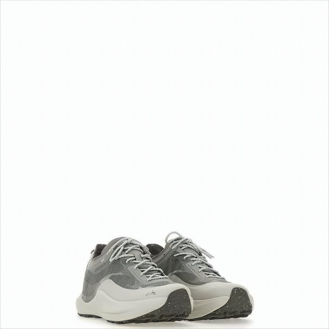 Roa Textured Grey Sneakers With Layered Upper