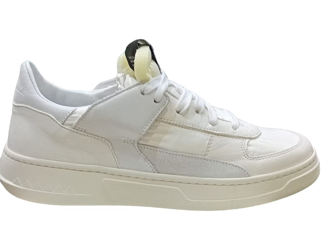 Run Of Chunky Sole Low-Top Sneakers