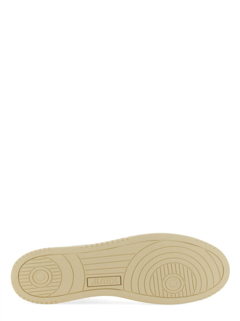 Autry Medalist Low Cow Leather Sneakers