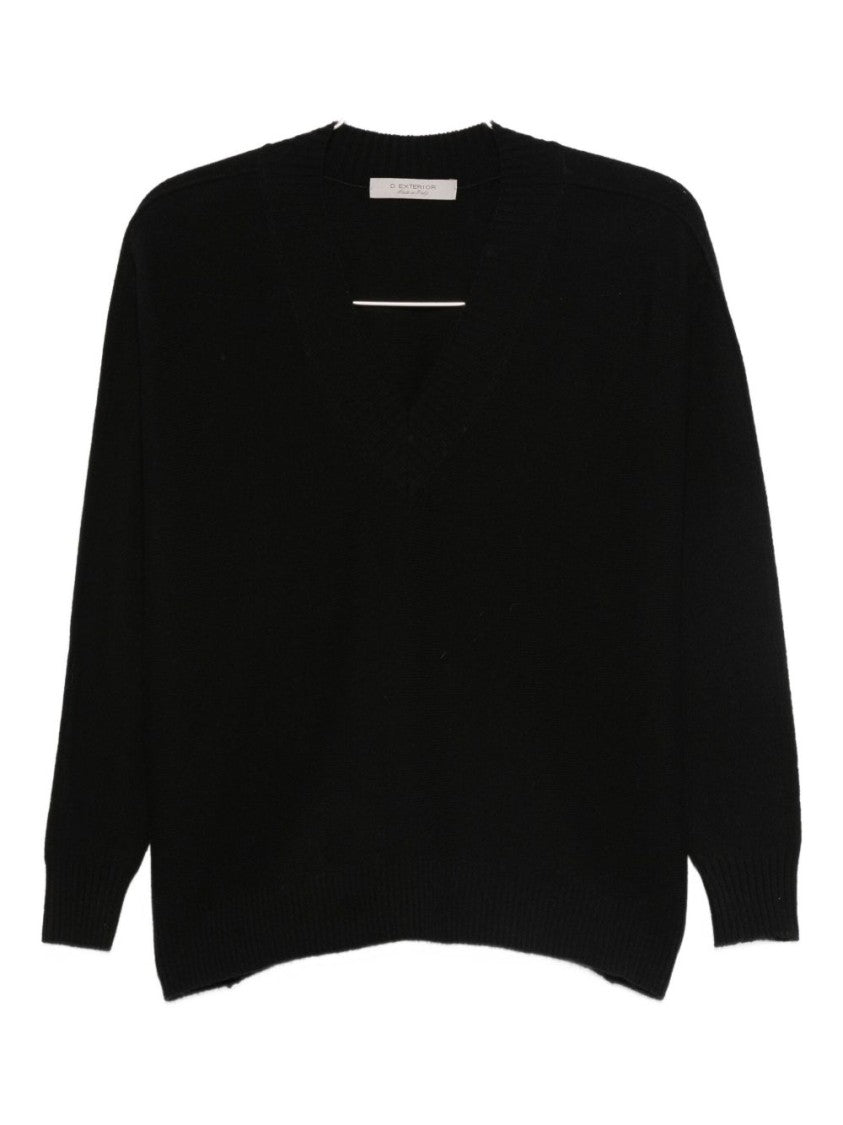 Dexterior Luxe Wool-Cashmere Blend Sweater With V-Neck Design