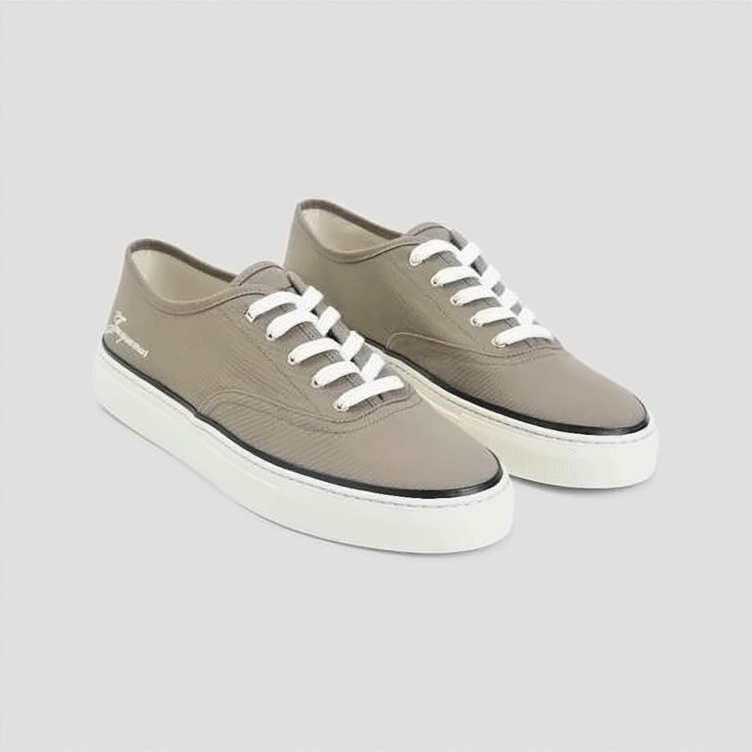 Jacquemus Minimalist Low-Top Sneakers With Embroidered Detail