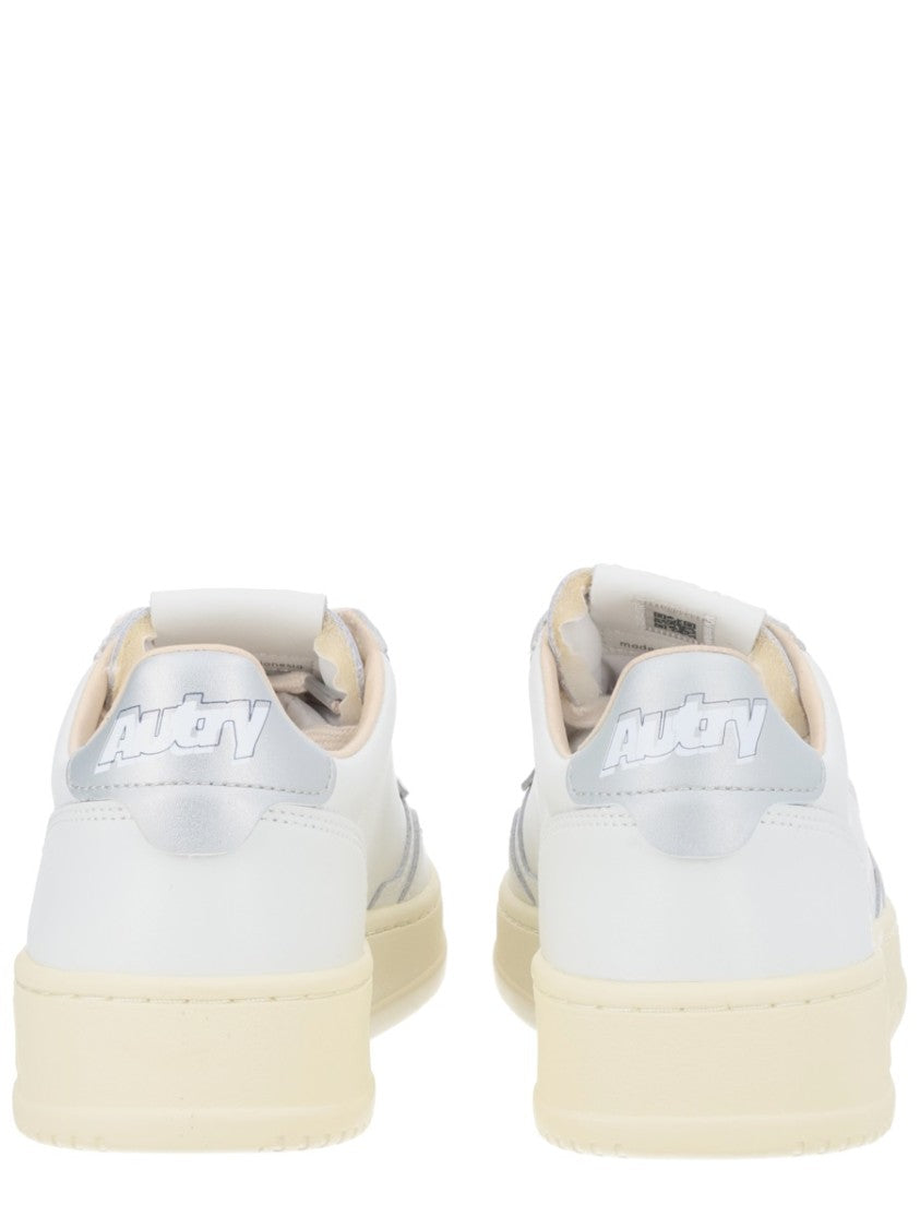 Autry Medalist Low Vintage Leather Sneakers