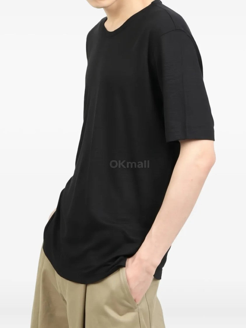 Lardini Minimalist Black T-Shirt With Relaxed Fit