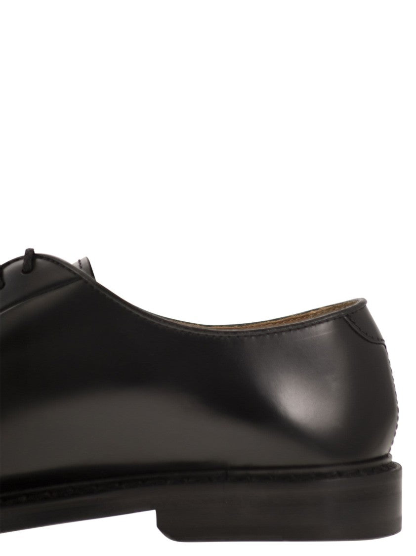 Doucal's Black Calfskin Derby Shoes With 5-Hole Lace-Up Design