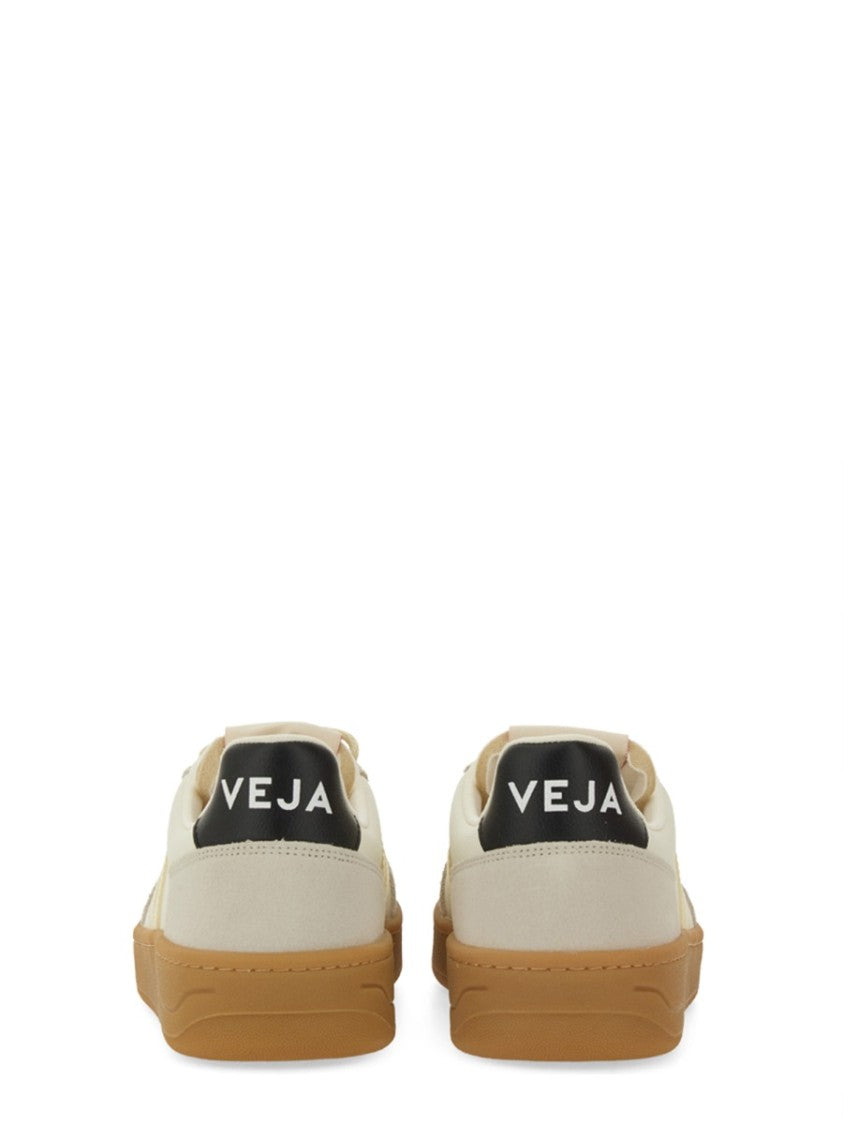 Veja "V-82" Sneaker
